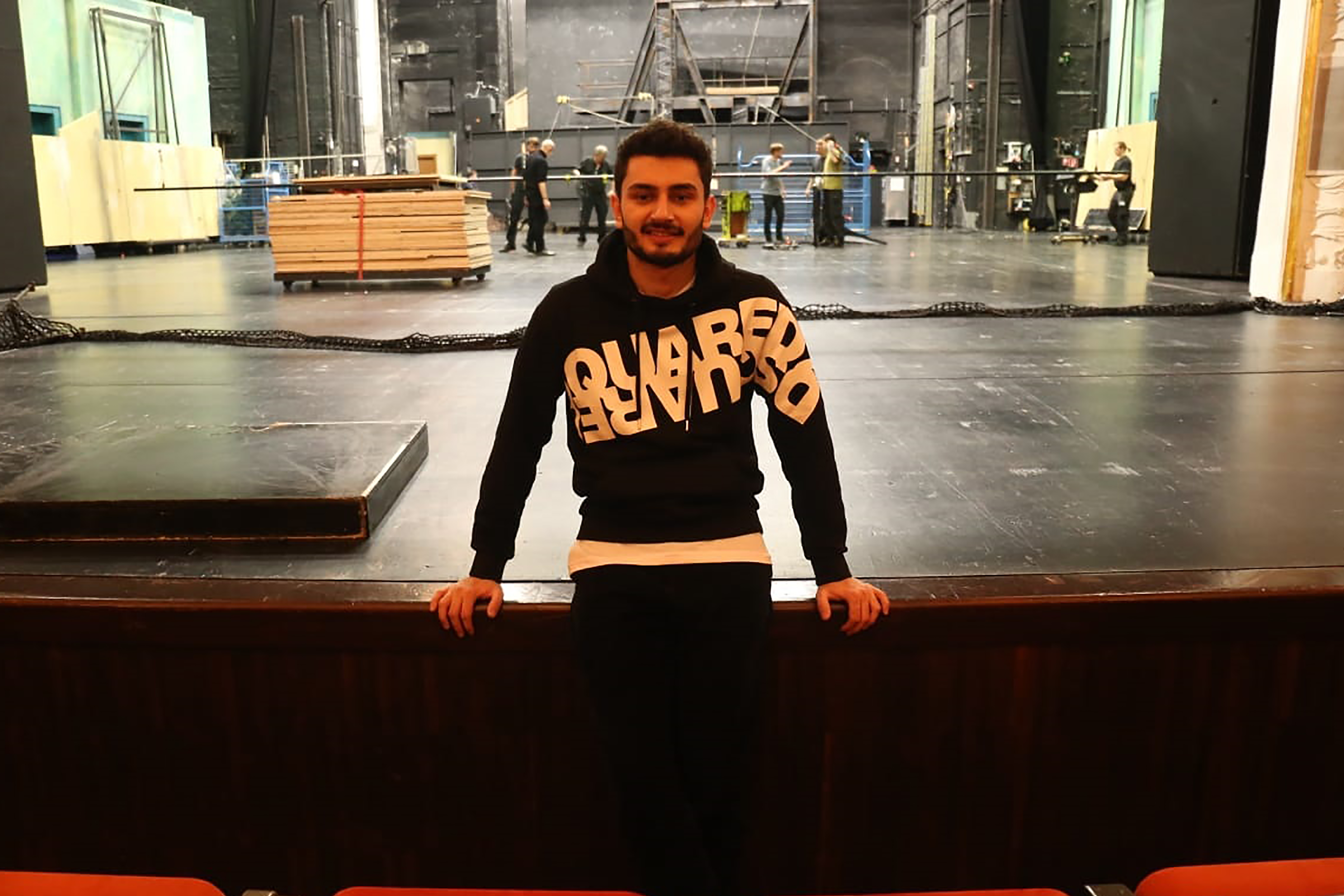 AKADEMİ MEZUNU YİĞİT SELVİ NÜRNBERG TİYATRO SAHNESİ’NDE